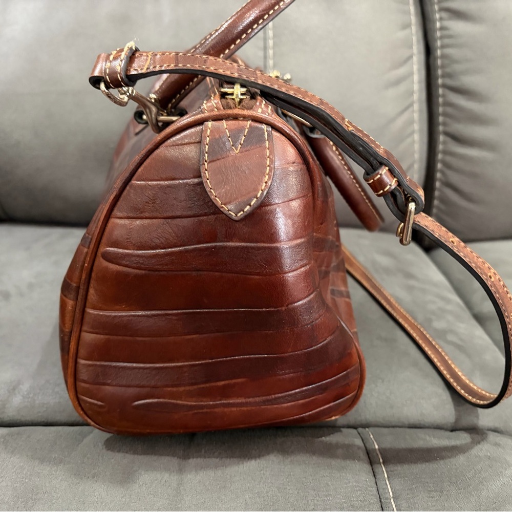 SOLD Dooney & Bourke Tiger Brown Leather Duffel Bag - Picture 6 of 16